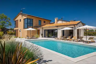 Image de Luxury villa Pedena with pool and jacuzzi in Porec