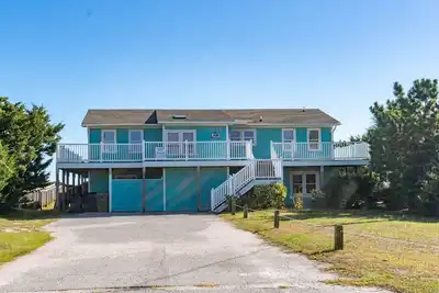 Image de Decks Ahoy, Oceanfront House in Emerald Isle, Nc!