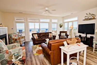 Image de Dolphin View West, Oceanfront Duplex in Emerald Isle, Nc!