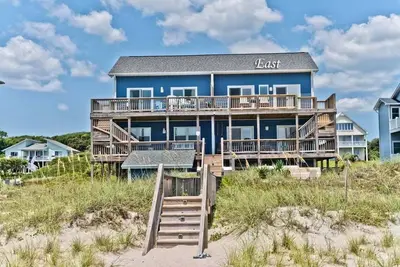 Image de Dolphin Watch East, Oceanfront Duplex in Emerald Isle, Nc!