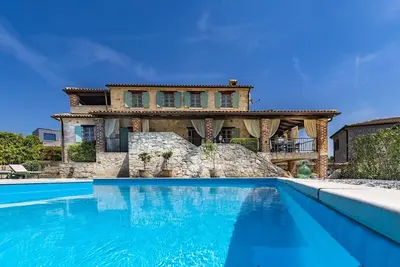 Image de Villa Amyra by Villas Guide