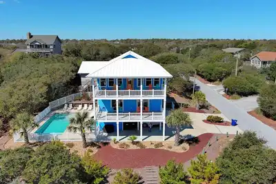 Image de Family Tides, Almost Oceanfront House in Emerald Isle, Nc!