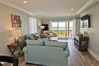 Image de Footprints East, Oceanfront Duplex in Emerald Isle, Nc!