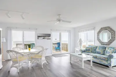 Image de Glori West, Oceanfront Duplex in Emerald Isle, Nc!