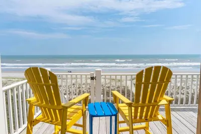 Image de Tides In East, Oceanfront Duplex in Emerald Isle, Nc!
