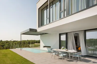 Image de Modern Villa Noble with outdoor pool and game room
