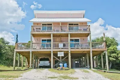 Image de Tranquillis East, Almost Oceanfront Duplex in Emerald Isle, Nc!