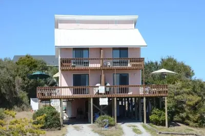 Image de Tranquillis West, Almost Oceanfront Duplex in Emerald Isle, Nc!