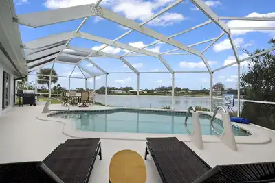 Image de Lakefront Venice Pool Home