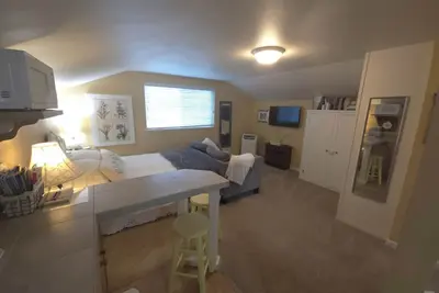 Private and Peaceful living unit, with a view of Mt. Rainier. Close to downtown.