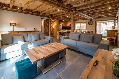 Image de Chalet montagnard rénové avec jacuzzi 4* 15 Personnes