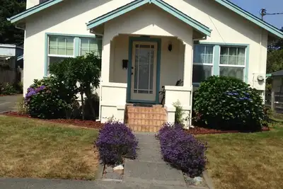 Image de Cozy and Comfortable Furnished Home in great neighborhood