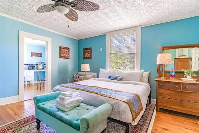 Image de The Azalea - Estate at Mount Dora: Free City Shuttle, Parking, and more!