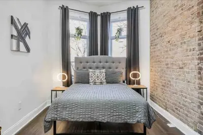 Image de 3 beds, Yard, Free Parking&Wine. Close to Everything!