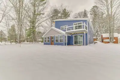 Image de Waterfront Gaylord Getaway w/ Otsego Lake Access!