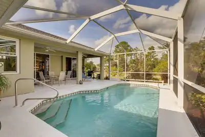 Image de North Port Home w/ Screened Lanai + Pool!
