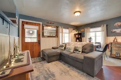 Image de Family-Friendly Cabin: Walk to Lake Access!