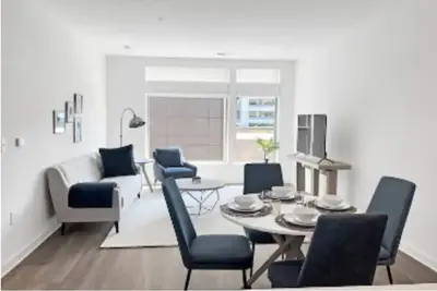Image de Light & Blue Elegance Cozy 2br w Amenities, Tysons + Gym \/ Mall \/ Pool