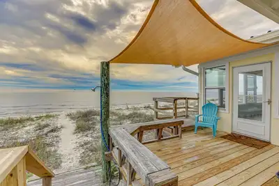 Image de Beachfront Alligator Point Retreat: Steps to Sand!