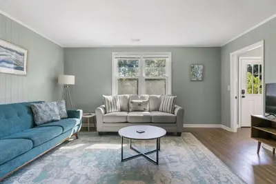 Image de Folly Beach - 2 Blocks to Beach - Sleeps 6!