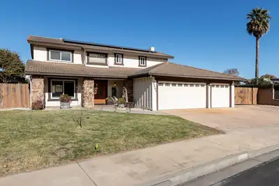 Image de Spacious home for friends & family perfectly located. Pet friendly! Ev Charger!