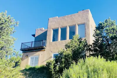 Image de Spectacular views on 2 quiet acres