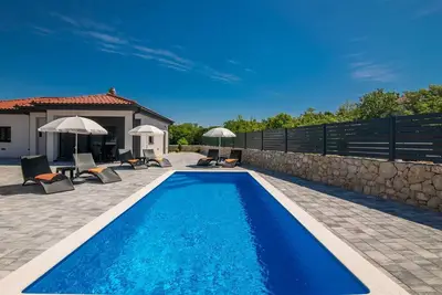 Image de Villa Enie (64081-K1) - Garica