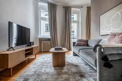 Image de Modern Steglitz Studio, Completely Furnished & Decorated, by Blueground