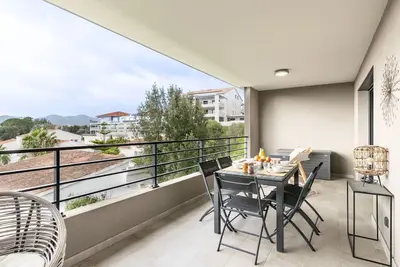 Image de Joli appartement pour 4 personnes avec climatisation, Wifi, Tv, terrasse et parking