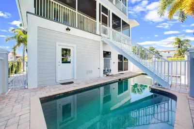 Image de Skyfall South | 4-Bedroom Beach Vacation Pool Home | Sleeps 8