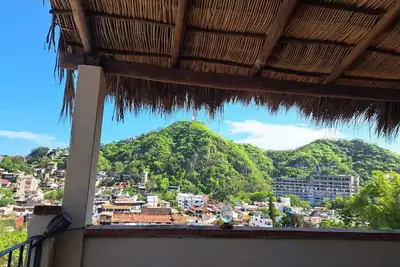 Image de Comfortable 2 Bd\/2ba casa centricamente ubicada