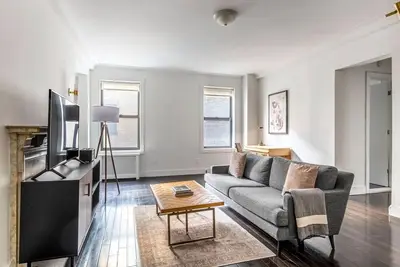 Image de Ideal Midtown 2br w/ Elevator & W/D, near Central Park, by Blueground