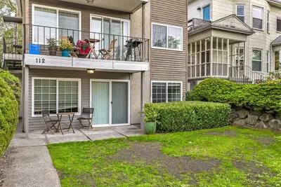 Image de Superb Capitol Hill, near Coffee, Nightlife & Restaurants, by Blueground