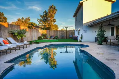 Image de Citrus Grove: Embrace Luxury & Leisure in Your Private Arizona Escape