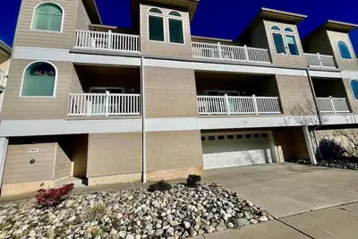 Image de Expansive 4br Family Getaway