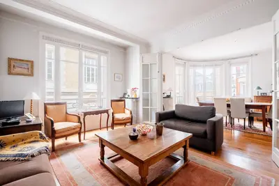 Image de Flowers from Paris, by Veeve