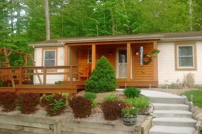 Image de Private Beautiful Pine Cottage on historic M-22, Traverse City, Mi