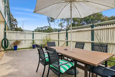 Image de Am Meer at Cora Lynn - A flat entry, street-level apartment in the heart of Lorne