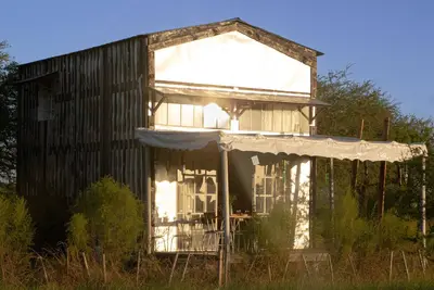 Image de Cabaña de Estilo en entorno Natural Ăşnico a 2 km del rĂo Negro y 5 k de Mercedes