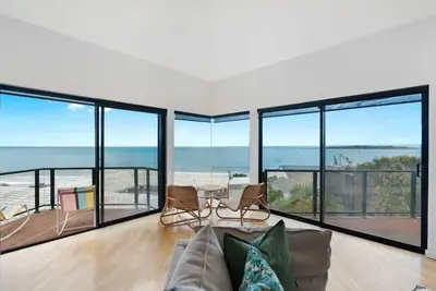 Image de Casa Blanca - 2-4 Heggerton St McCracken