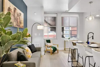 Image de Luxurious 1bd w/ Gym & Rooftop Walkable to Bok