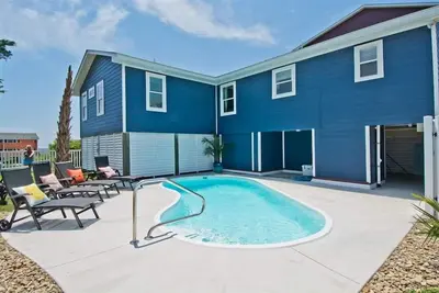 Image de Just Enough, Almost Oceanfront House in Emerald Isle, Nc!