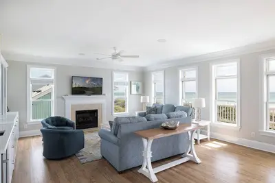 Image de Lazy Days, Oceanfront House in Emerald Isle, Nc!