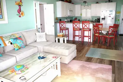 Image de License to Chill, Almost Oceanfront House in Emerald Isle, Nc!