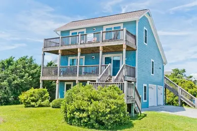 Image de Living Under The Rainbow, Almost Oceanfront House in Emerald Isle, Nc!