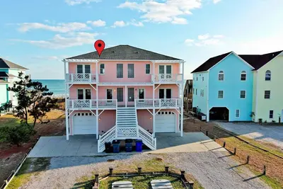 Image de Lorelei East, Oceanfront Duplex in Emerald Isle, Nc!