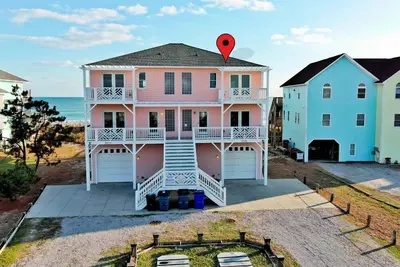 Image de Lorelei West, Oceanfront Duplex in Emerald Isle, Nc!