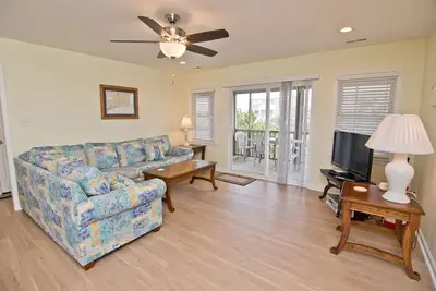 Image de Nuthin But Sun, Almost Oceanfront House in Emerald Isle, Nc!