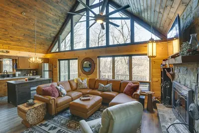 Deep Gap Cabin w\/ 2 Decks & Community Amenities!