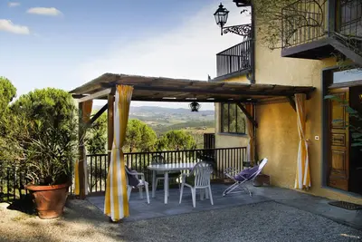 Image de Appartement Ă San Donato, Chianti, court de tennis, piscine, barbecue, D3